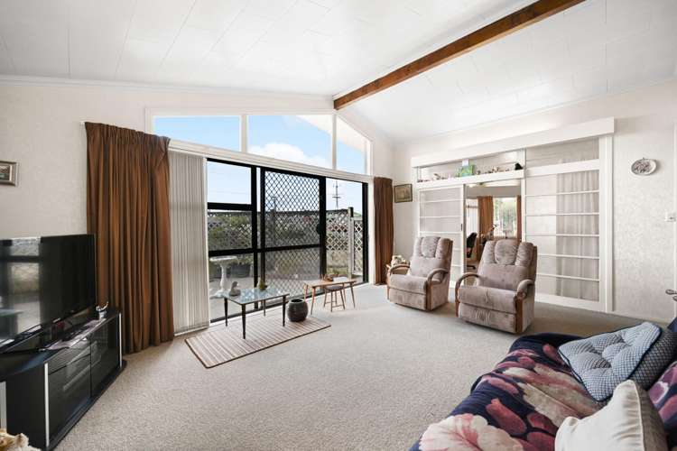 2 Guy Place Melville_8