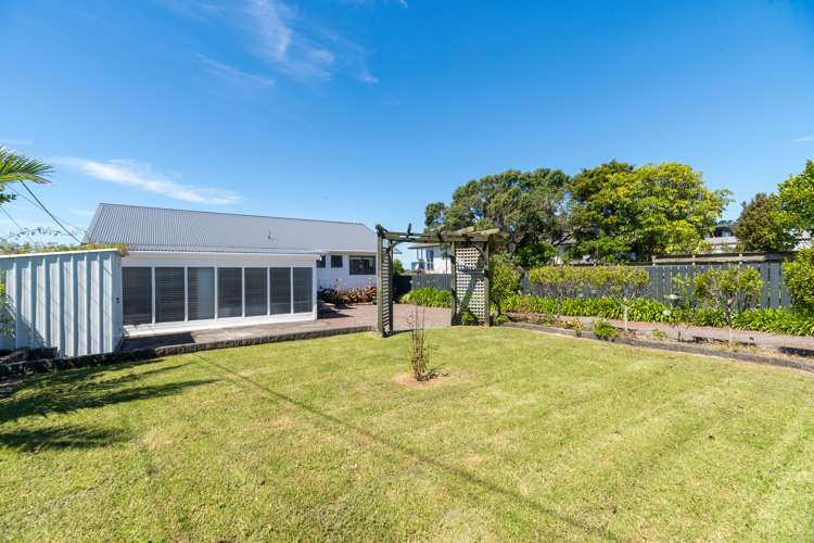 84 Vipond Road Stanmore Bay_30