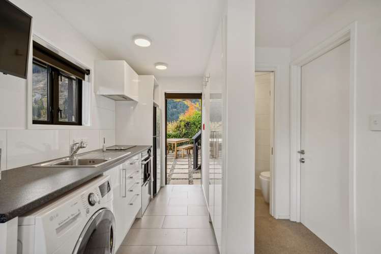 13 Malaghan Street Queenstown_20
