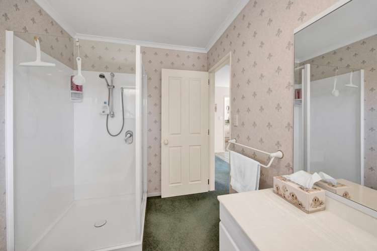 3 Saddle Row Welbourn_38