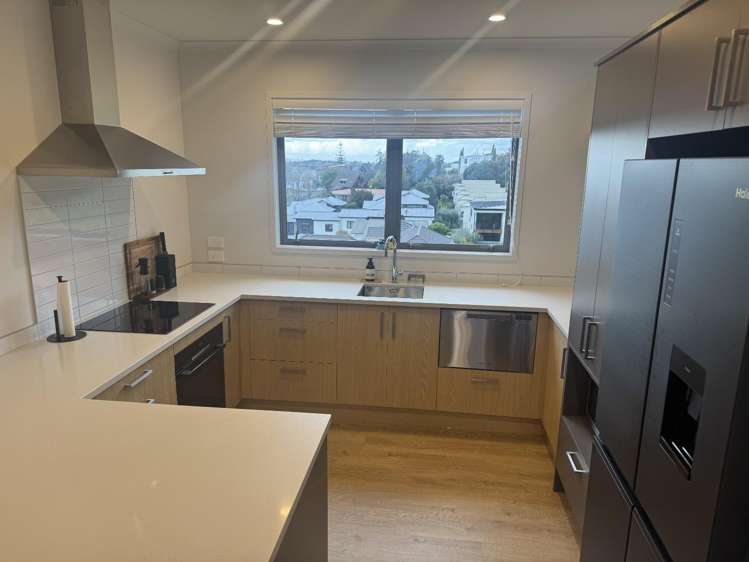 4/6 Ruakiwi Road Hamilton Lake_1