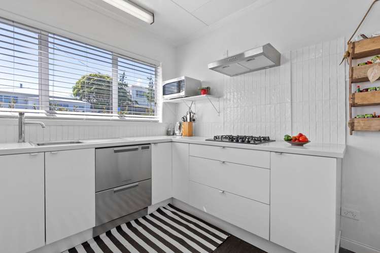 84 Gover Street New Plymouth Central_8