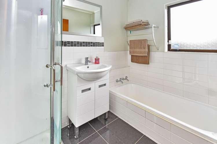 1/2 Miro Street Drury_6