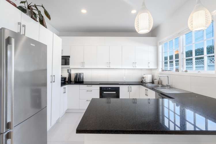 14 Beach Road Northcote Point_2