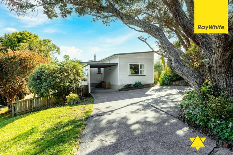 1121 Huia Road Huia_21