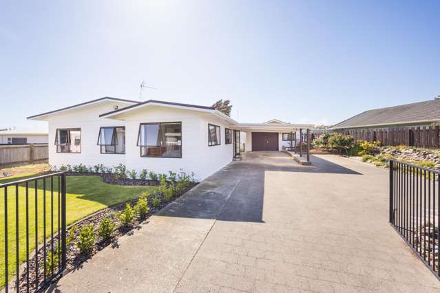 9 Chrystal Street Foxton Beach_4