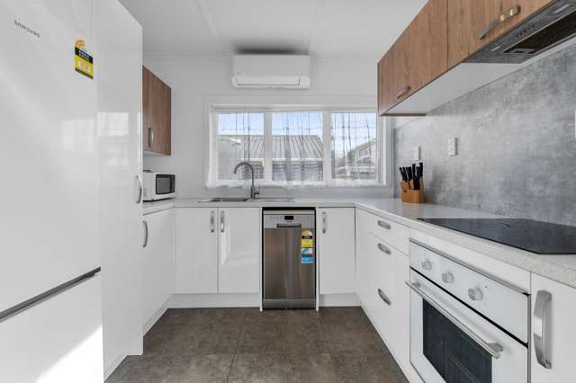 9 Ruihi Street Victoria_4