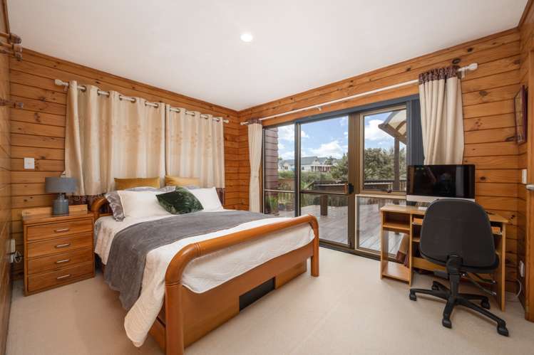 12 Channing Crescent Botany Downs_11