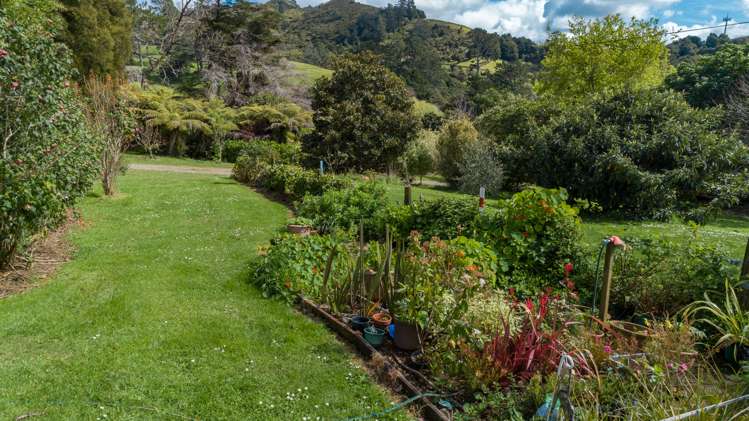 77 Crown Hill Road Paeroa_12