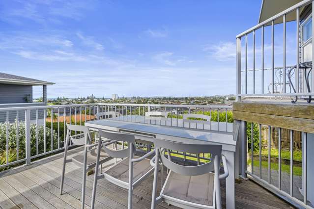 60 Chesterfield Way Orewa_1