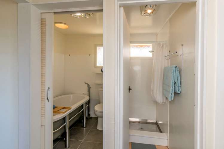 2 Barclay Grove Hokio Beach_11