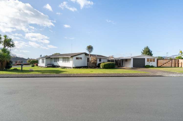 2 Bata Place Pomare_23