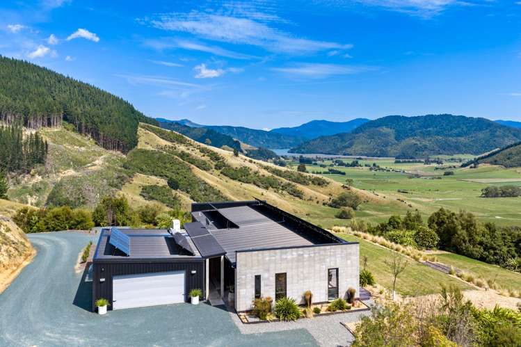 1424 Queen Charlotte Drive Marlborough Sounds_1