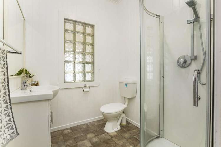 32 Claude Street 10458_7