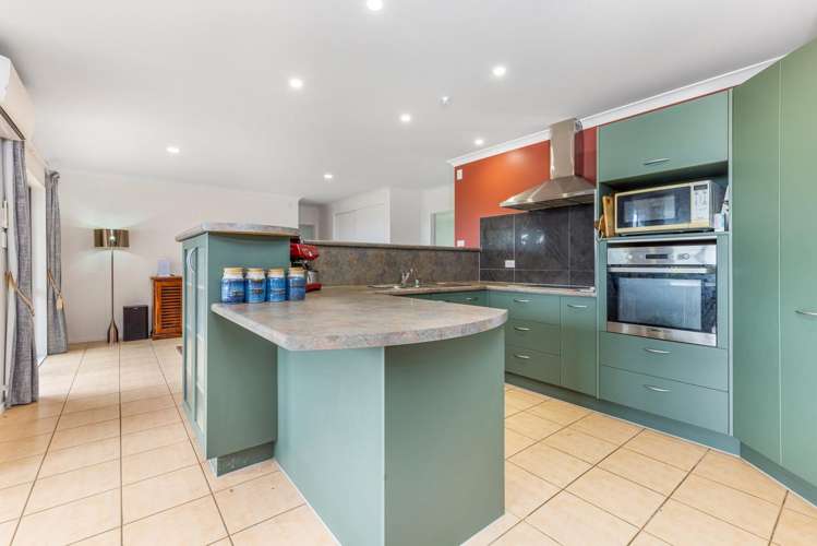 119 McGregor Road Clevedon_10