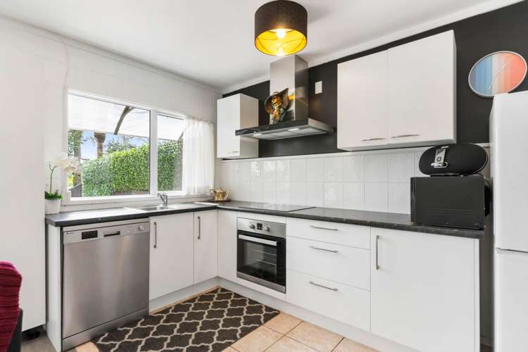 2/14 Argyle Street Herne Bay_5