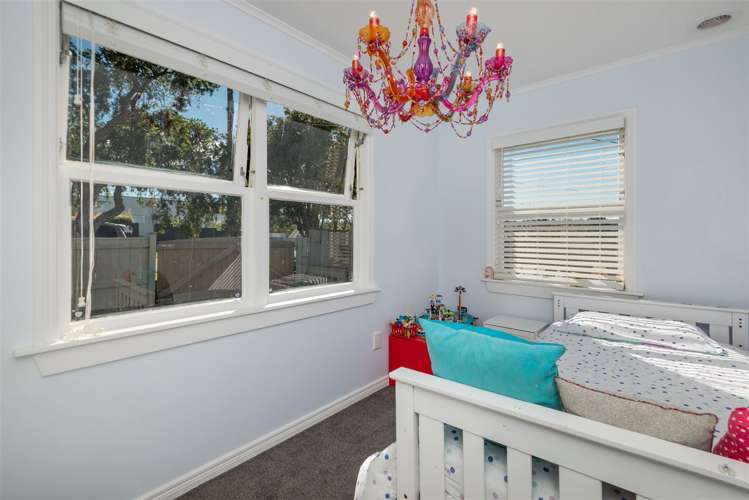 13 Coronation Street Belmont_21