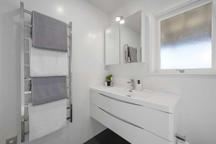 32 Seaview Avenue Northcote_22