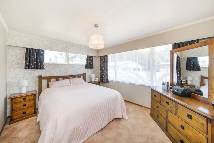 17 Tararua Terrace Cloverlea_9