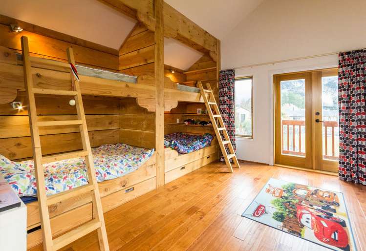 10 Sandys Lane Albert Town_16