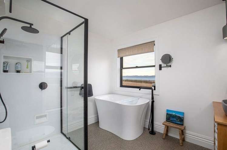 403 McArthur Road Alexandra_4