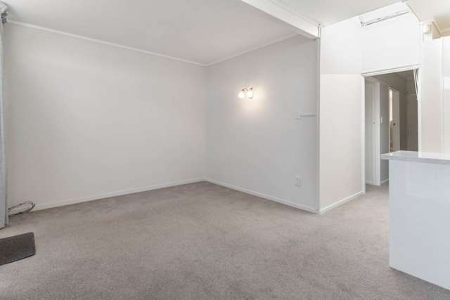 2/20 Orcades Place Lynfield_2