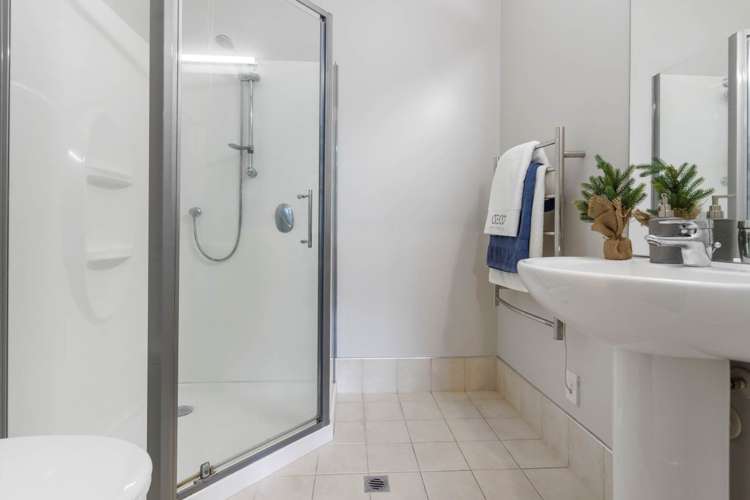 4/44 Carlos Drive Flat Bush_14