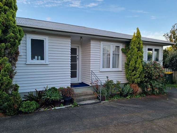 57 Archibald Road Kelston_1