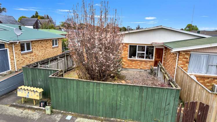 2/84 Linton Street West End_1