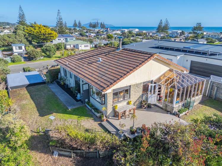 14 Koromiko Street Otaki Beach_22