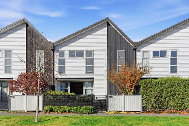MODERN CONVENIENCE ON FREEHOLD TITLE