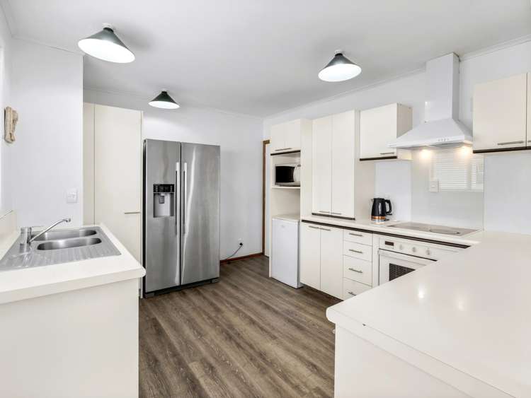 2/3 Pohutukawa Avenue Shelly Park_8