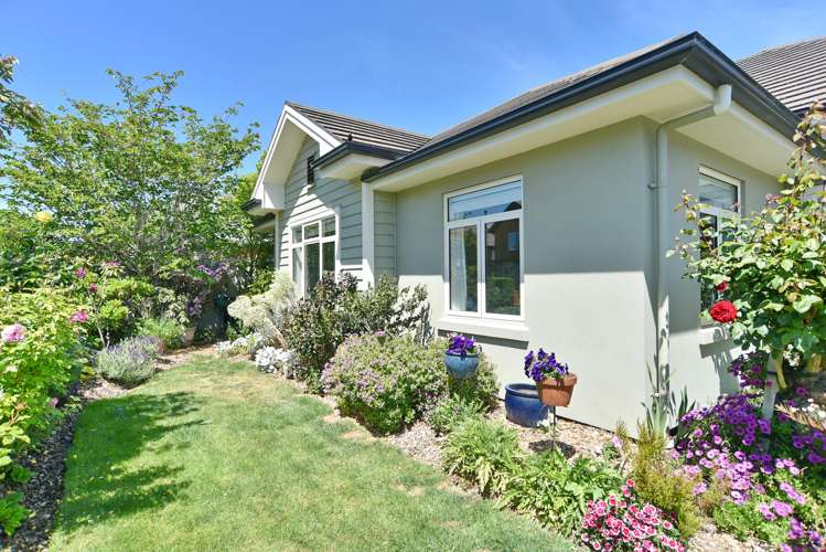 2 Henley Green Northwood_27