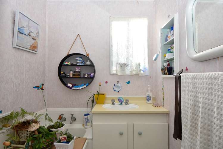 237a High Street North Carterton_14