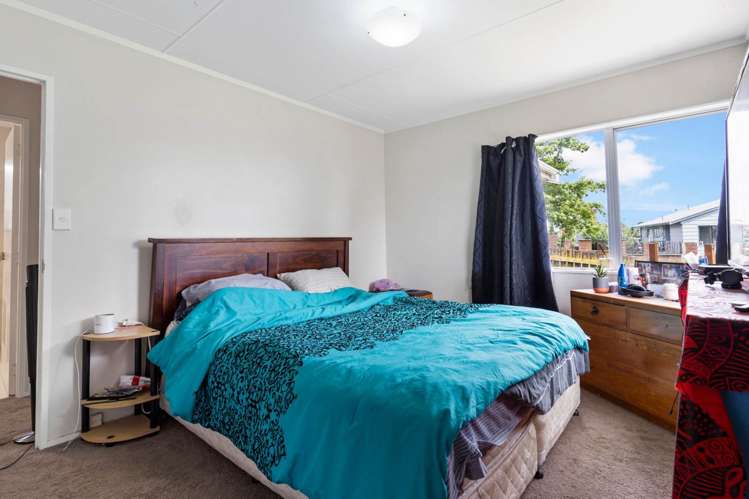 21 Oreti Place Clover Park_13