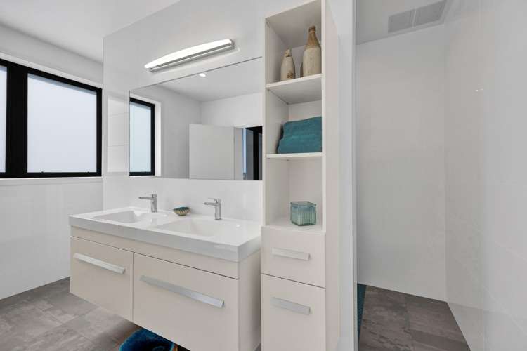 24 Washer Road Omata_39