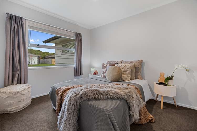 54 Awataha Crescent Pyes Pa_12