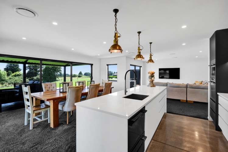 90 Peters Road Egmont Village_5