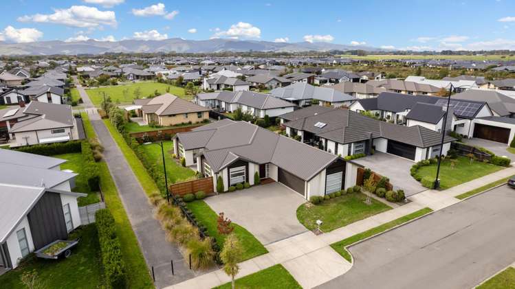 45 Vernon Drive Lincoln_21