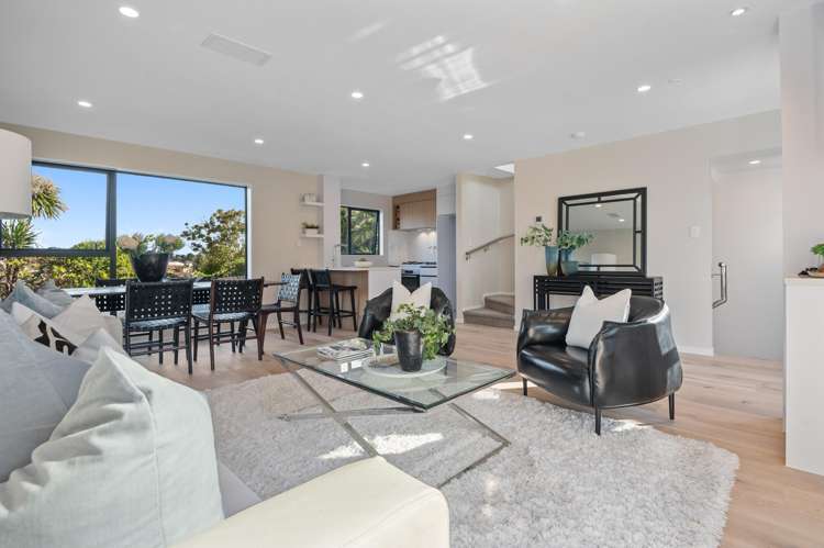 4F Meadowvale Avenue Forrest Hill_2