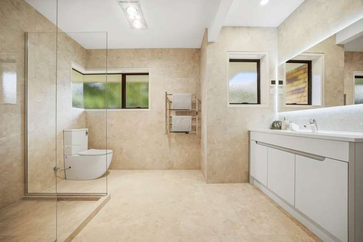 8 Monet Grove West Harbour_17