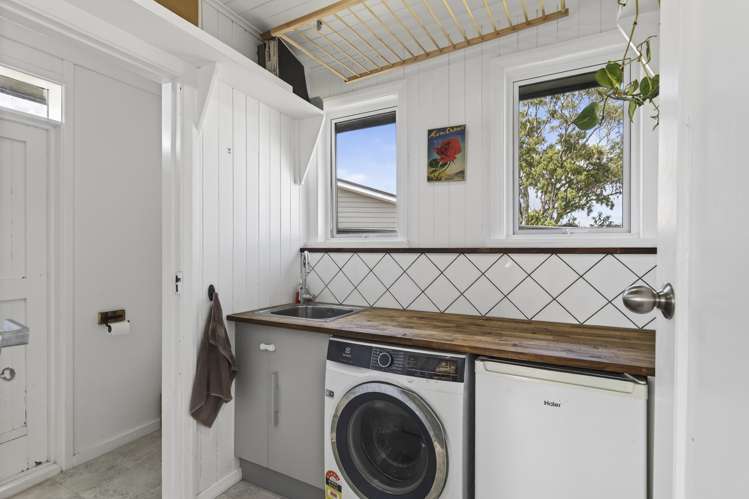 10 Holford Street Westown_16