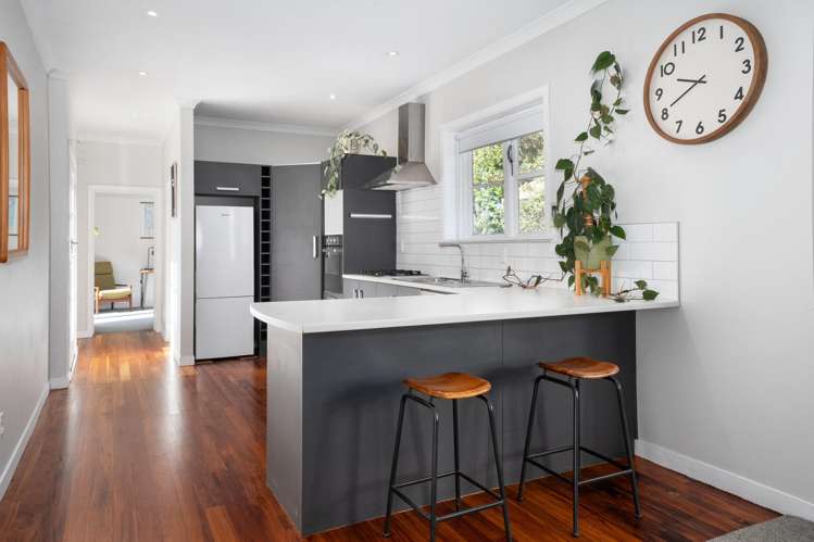 544 Broadway Strathmore Park_9