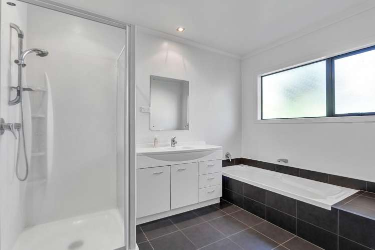 40 Montague Grove Stratford_21