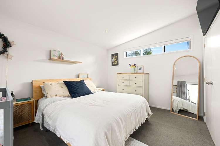 6 Pioneer Crescent Omaha_14