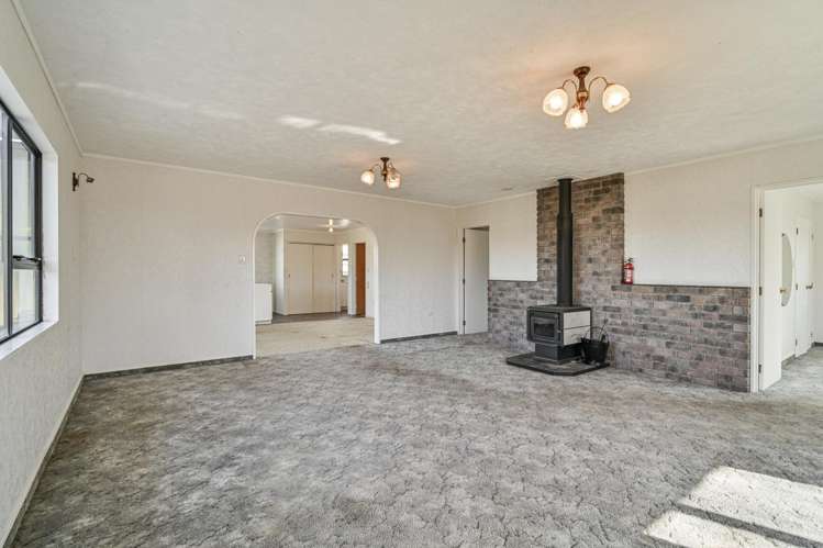 25 Stock Road Pakipaki_6