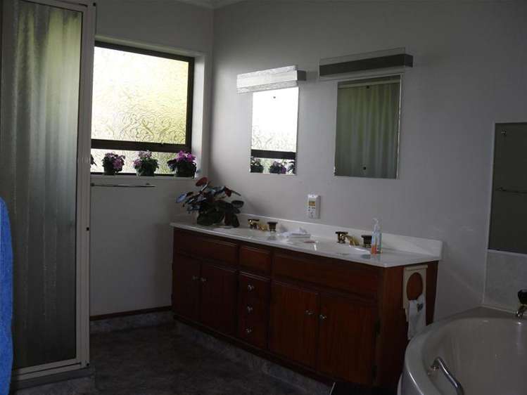 111 Brecon Road Stratford_11