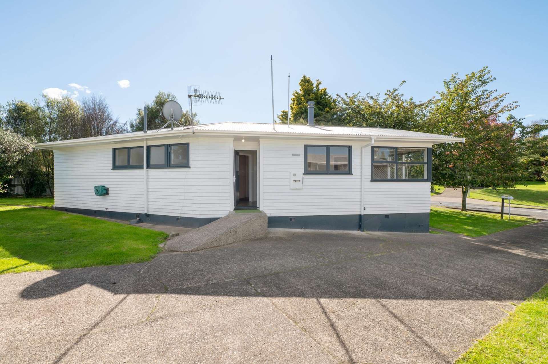 110 Pandora Avenue Sunnybrook_0