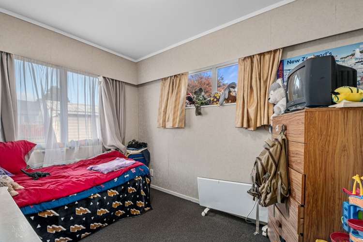 2 Sequoia Crescent Owhata_9