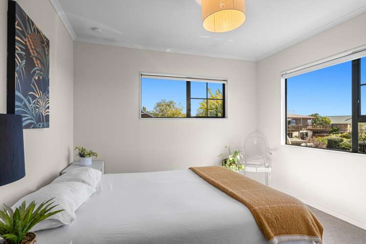 49 Olympus Way Richmond_19